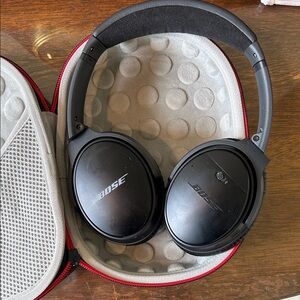 Bose Black Over-Ear Headphones with Case